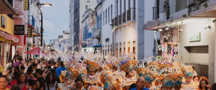 Cortejo pré-carnaval